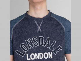Lonsdale modrošedé pánske tričko s vyšívaný logom materiál 58%bavlna 42%polyester 